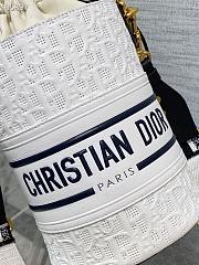 Dior vibe bucket white bag - 5