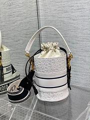 Dior vibe bucket white bag - 6