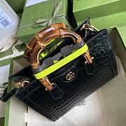  Gucci Diana small crocodile tote bag 27cm - 5