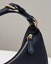 Fendi Hobo Small Black leather bag - 6