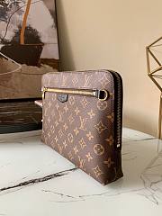 Louis Vuitton Pouch Men  - 3