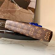 Louis Vuitton Pouch Men  - 6