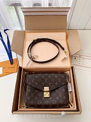 Louis Vuitton M40780 Monogram Pochette Metis Messenger - 4