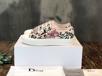 Dior embroided pink shoes