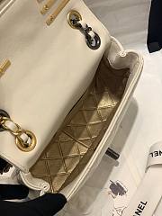 Chanel CF flap bag charms 2022 white - 2