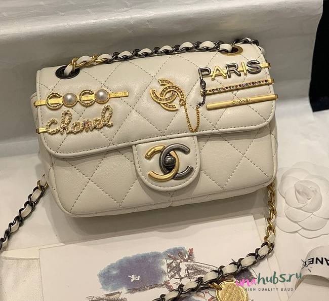 Chanel CF flap bag charms 2022 white - 1