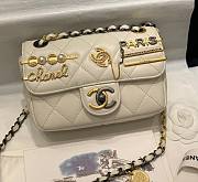 Chanel CF flap bag charms 2022 white - 1