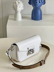 Louis Vuitton Swing 2022 white M20393  - 2