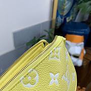  Louis Vuitton Mini Pochette Monogram  - 3