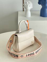 Louis Vuitton Cluny Mini Epi Leather White - 5