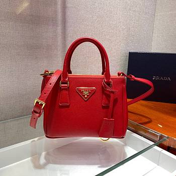 Prada galleria micro 3976