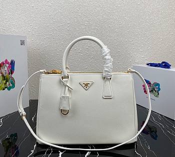 Prada galleria medium 3973