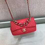 Chanel black big chain flap bag in red lampskin - 4