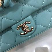 Chanel black big chain flap bag in blue lampskin - 4