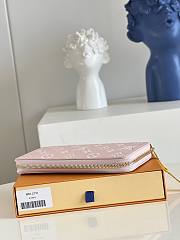 Lousi Vuitton pink wallet - 4