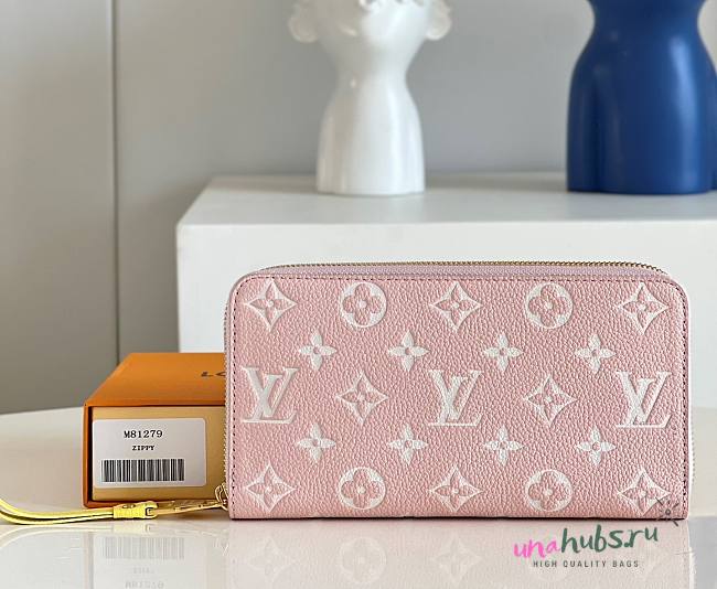 Lousi Vuitton pink wallet - 1