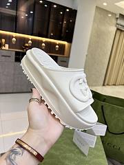 Gucci white flatforms - 5