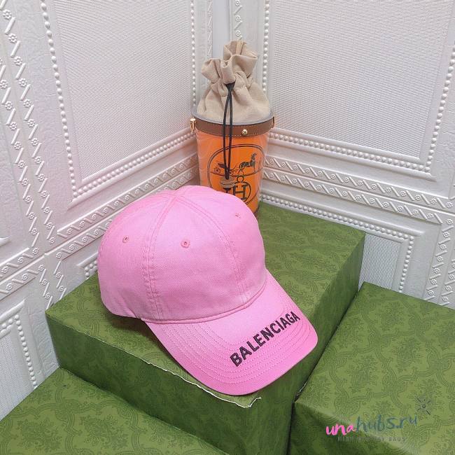 Balenciaga pink hat  - 1