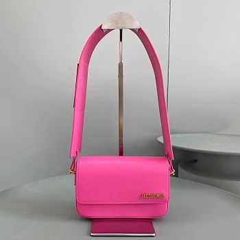JACQUEMUS Le Carinu pink leather shoulder bag