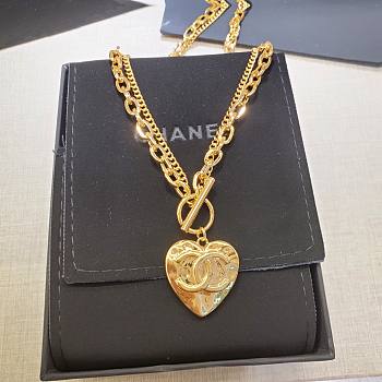 Chanel necklace golden 