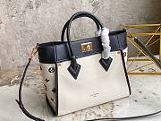 Louis Vuitton On My Side MM M59842  - 5