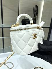 Chanel case white handle leather bag - 4