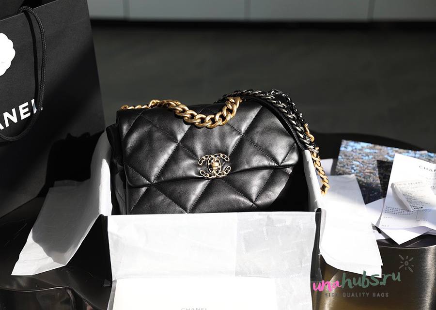Chanel 19 Flap Medium Bag Black - unahubs.ru