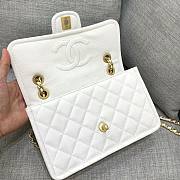 Chanel white leather flap bag - 5
