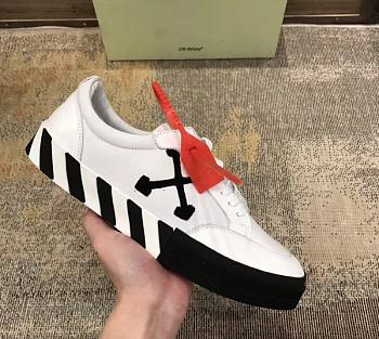 Off-White Low Top Stripe Sneakers 