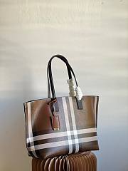 Burberry large tote shopping bag - 4