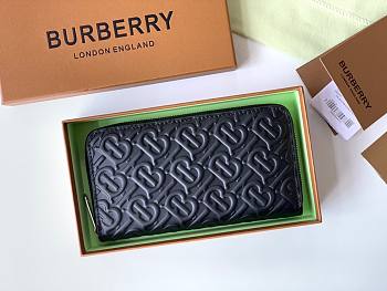 Burberry long wallet 02