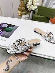 Gucci GG snake skin slippers - 5