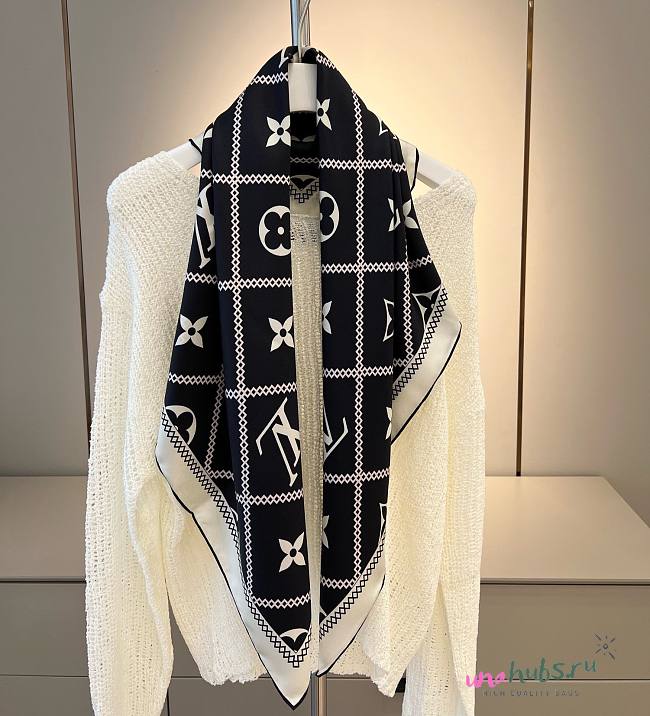 Louis Vuitton black scarf 90 - 1