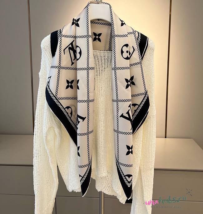 Louis Vuitton white scarf 90 - 1