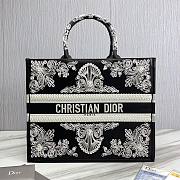 Dior book tote black embroidered 41cm - 1