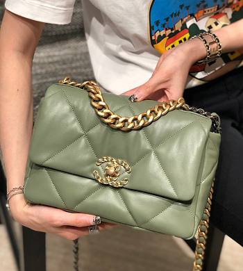 Chanel 19 large green flap bag 