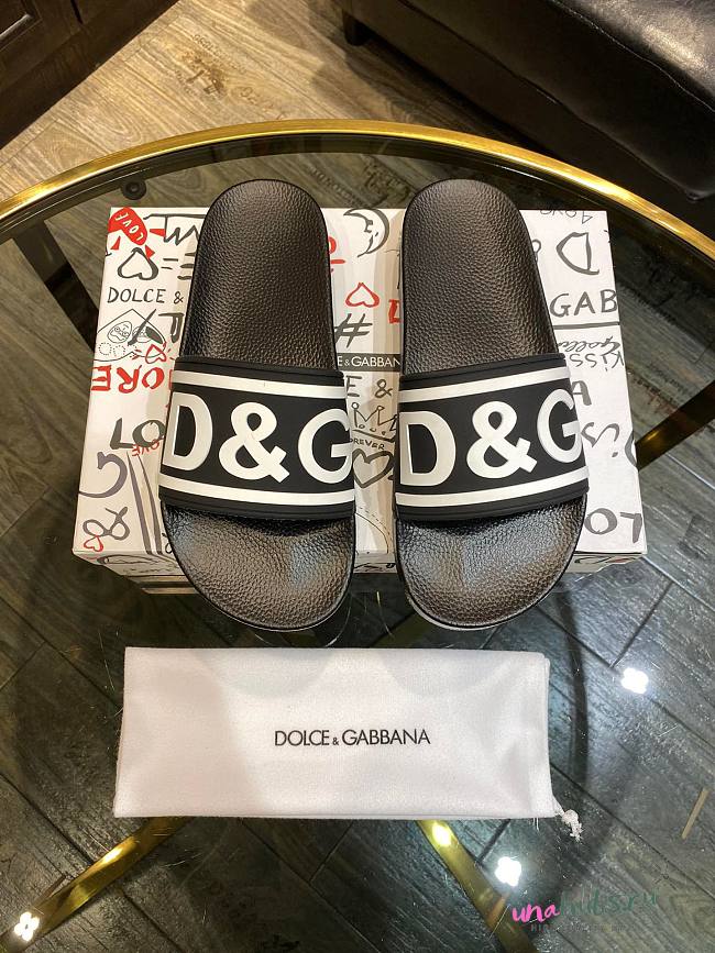 DG unisex slides - 1