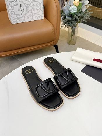 Valentino slippers 