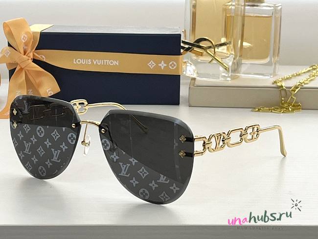 Louis Vuitton sunglasses 013 - 1