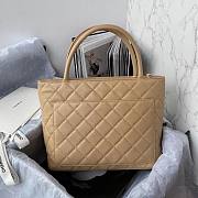 Chanel tote shopping CC beige leather beige bag - 6