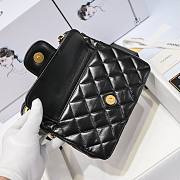 Chanel small shoulder bag in black leather  - 4