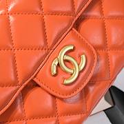 Chanel small shoulder bag in orange leather - 2