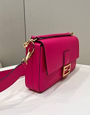 FENDI Baguette large pink leather bag  - 4