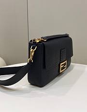 FENDI Baguette large black leather bag - 4