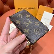 Louis Vuitton key pouch  - 5