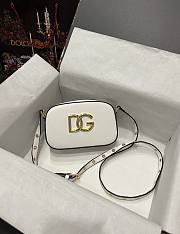 DG camera white shoulder bag - 1