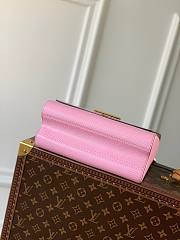 Louis Vuitton Twist MM Pink Handbag - 2