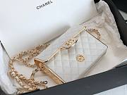 Chanel 22A metal white case bag - 3