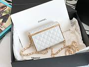 Chanel 22A metal white case bag - 5