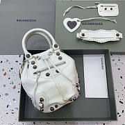 Balenciaga white medium bucket - 3